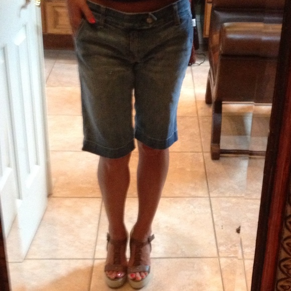 CITIZENS OF HUMANITY JEAN SHORTS - Picture 2 of 4